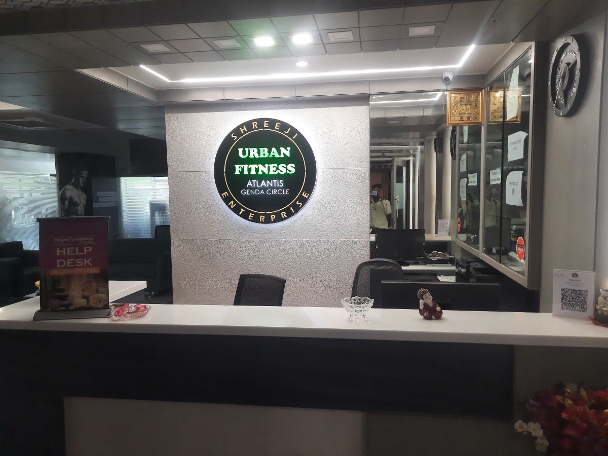 The reception desk at Urban Fitness Atlantis, Genda Circle, Vadodara